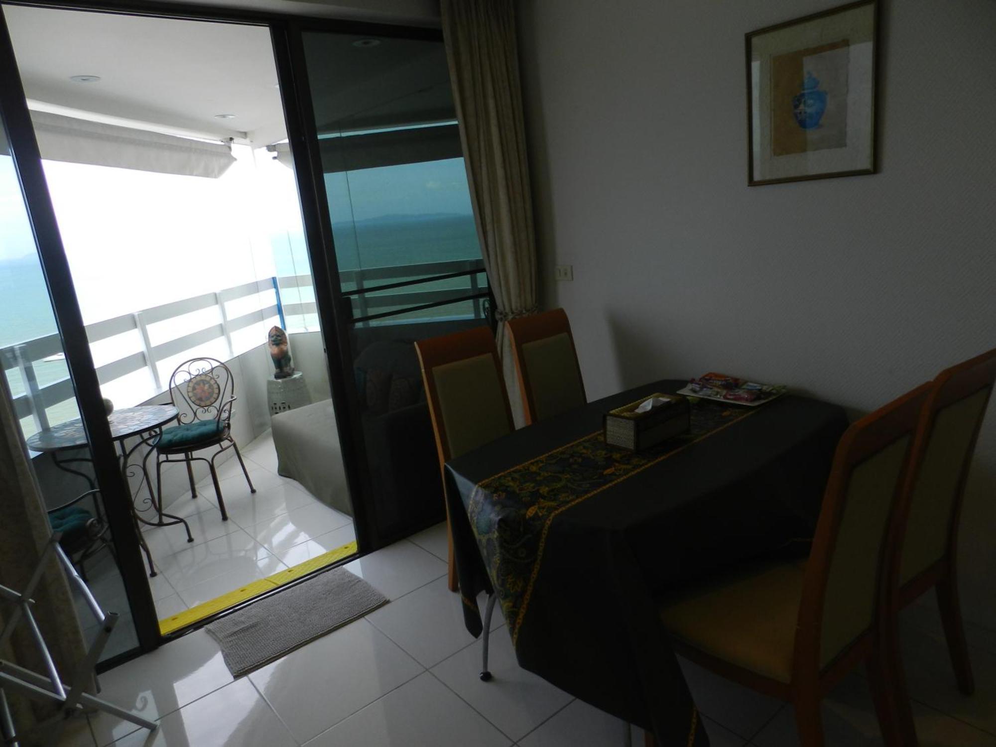 Jomtien Plaza Condotel 部屋 写真