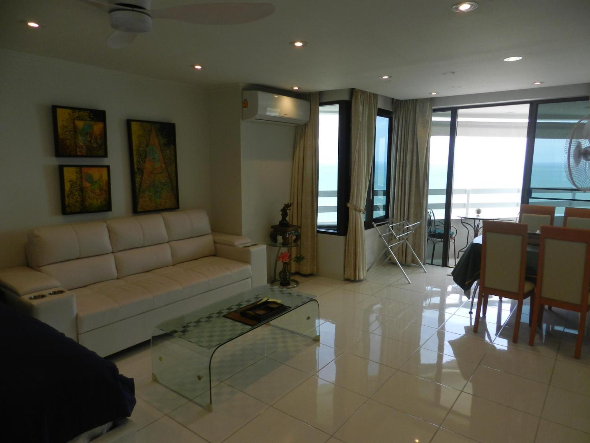 Jomtien Plaza Condotel 部屋 写真