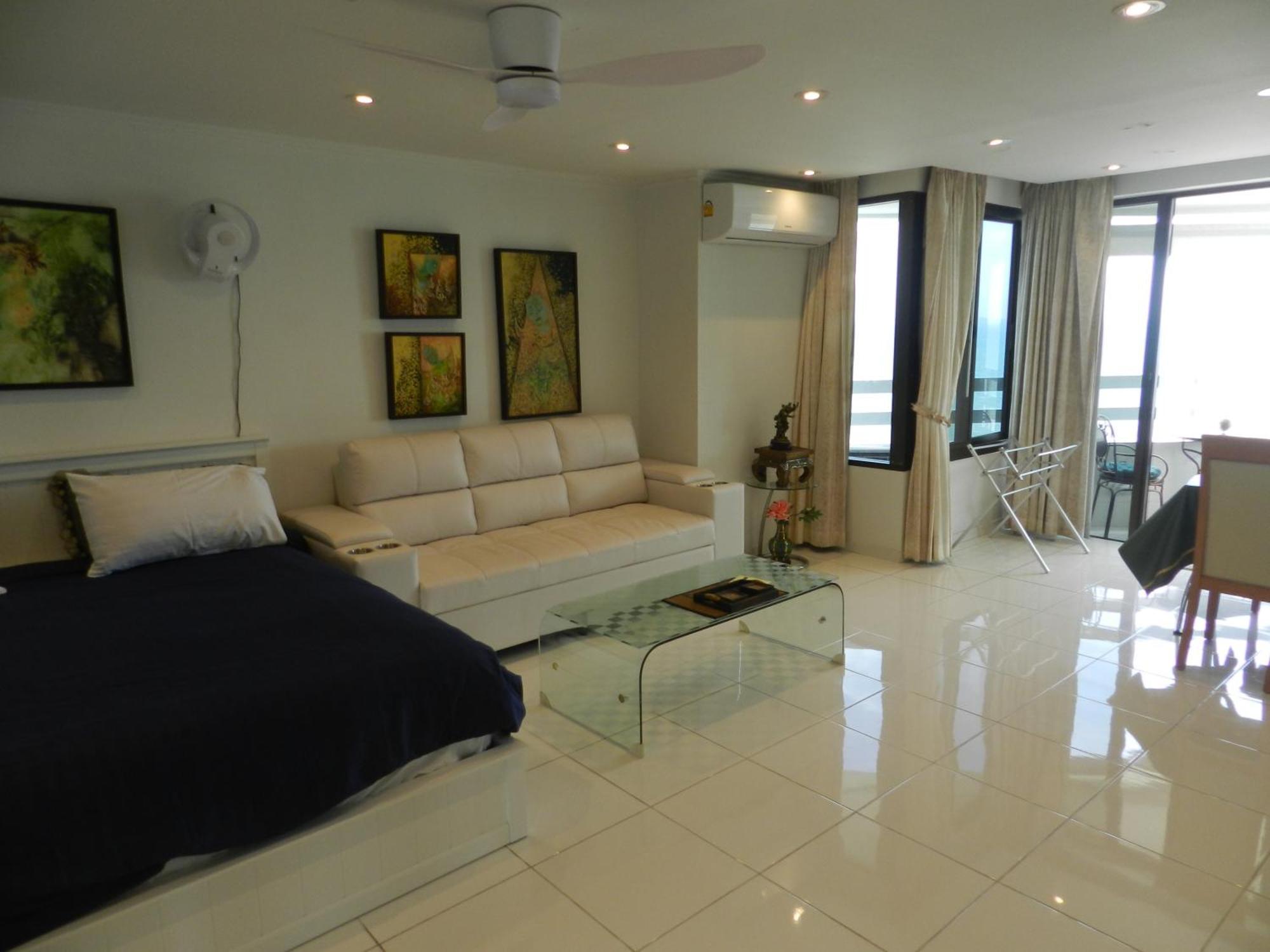 Jomtien Plaza Condotel 部屋 写真