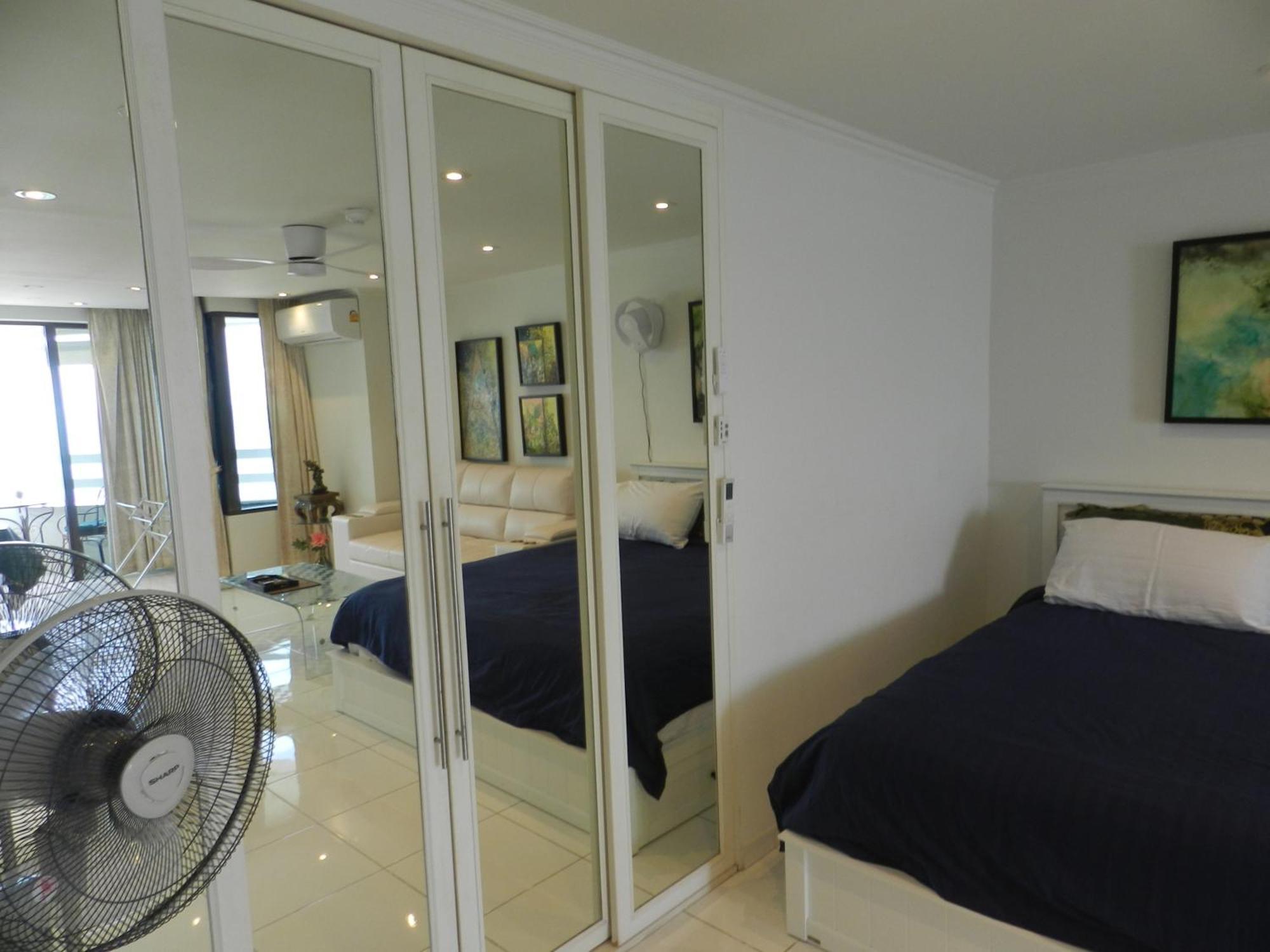 Jomtien Plaza Condotel 部屋 写真